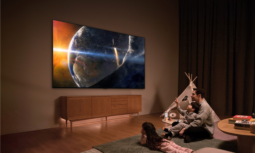 uhd-ut80-12-home-cinema-experience-d.jpg